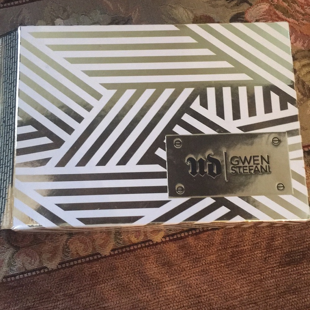 Urban decay eyeshadow palette